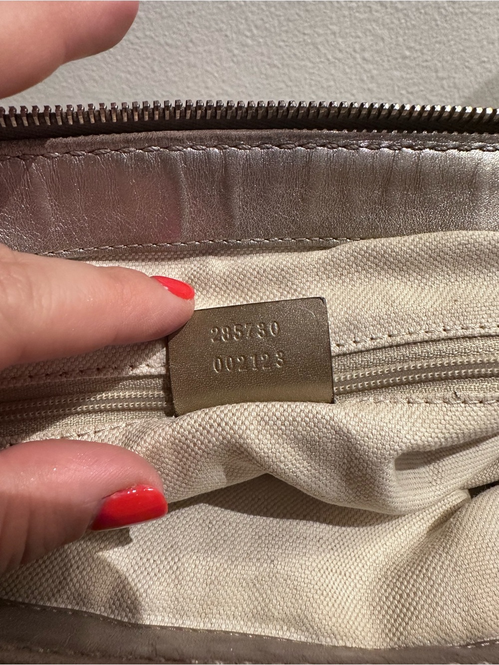 Authentic Vintage Gucci Original Silver GG Canvas Sukey Zip Handbag Large - Picture 12 of 16